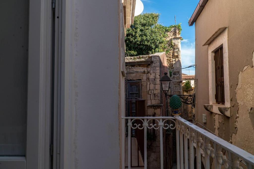 Casa Charm Rosaapartmentsortigia Syracuse Extérieur photo